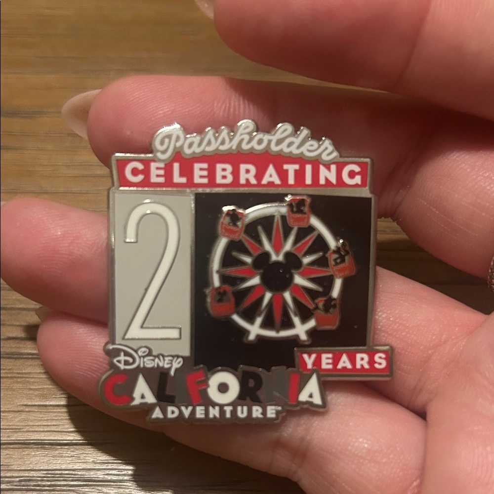Disney California Adventure Celebrating 20th Anniversary Limited Edition Pin